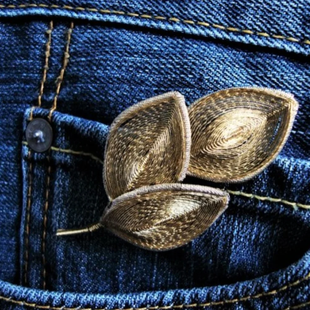 Vintage Elegant Gold Leaf Brooch